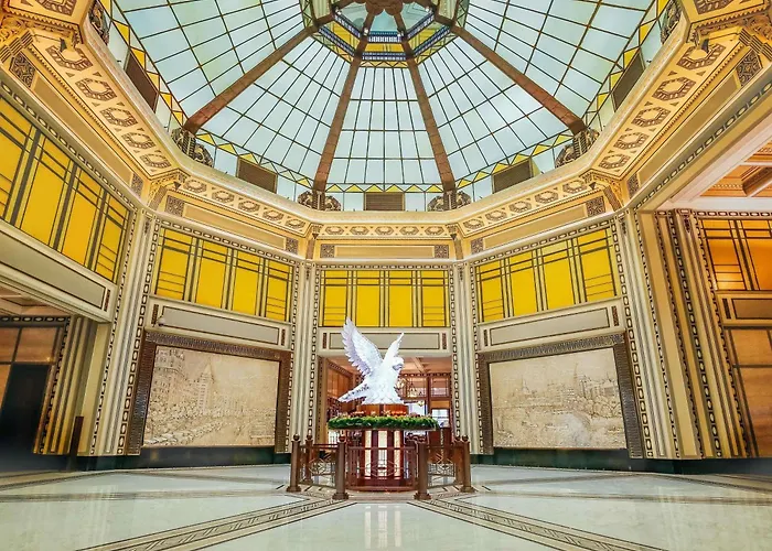 Fairmont Peace Hotel On The Bund