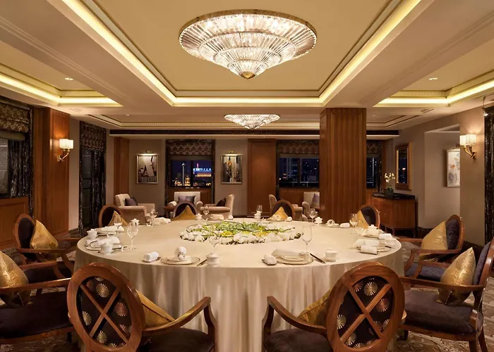 Fairmont Peace Hotel On The Bund